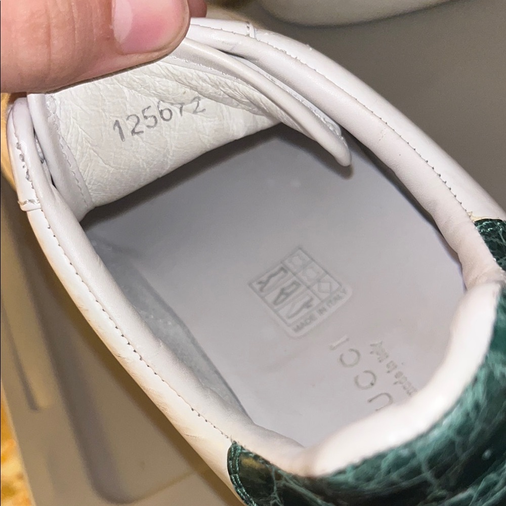 Gucci White Sneakers with Red and Green Stripes - Picture 4 of 5